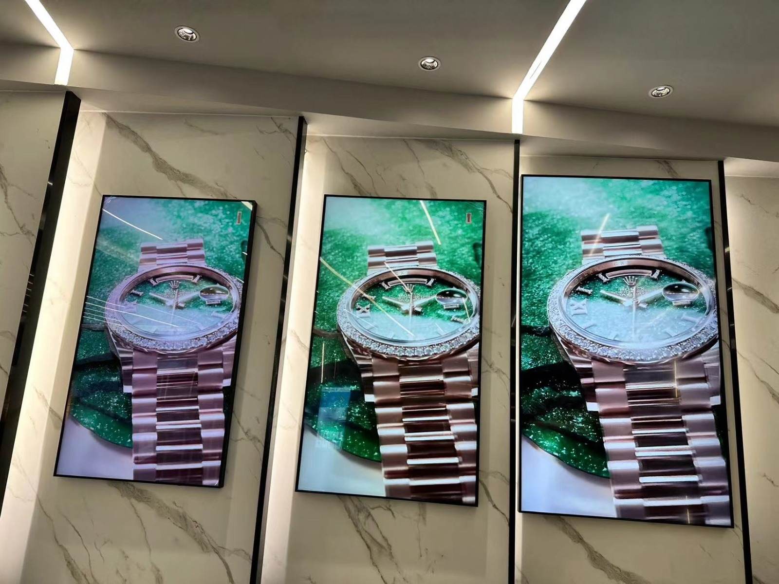 narrow bezel indoor wallmounted digital signage